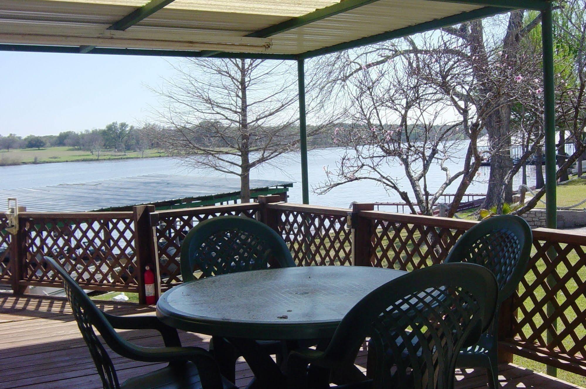 Rio Vista Resort Kingsland Bagian luar foto